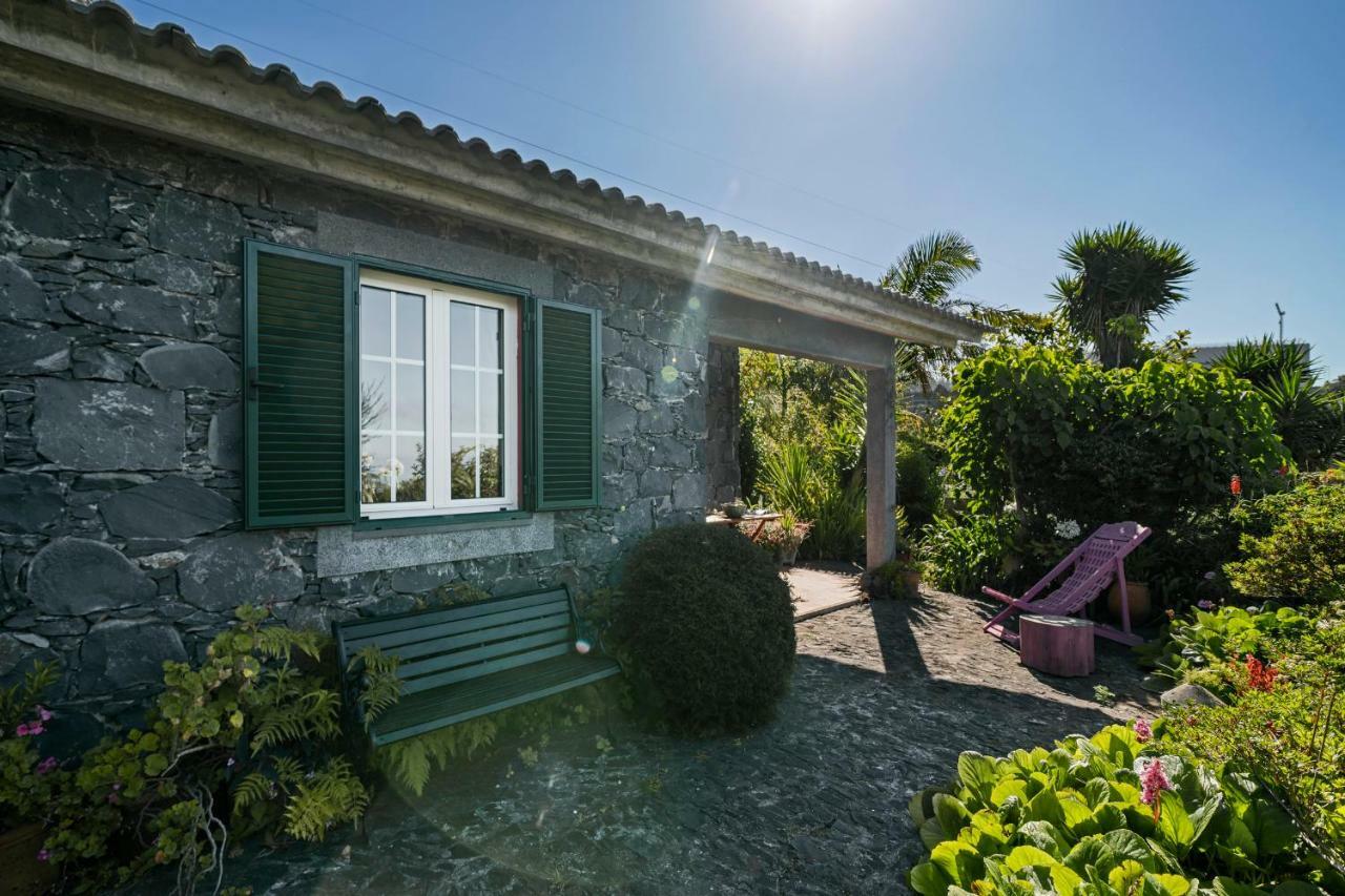 Quinta Devonia By An Island